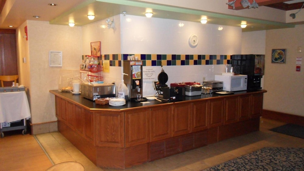 Lakeview Inn And Suites Hinton 9/41