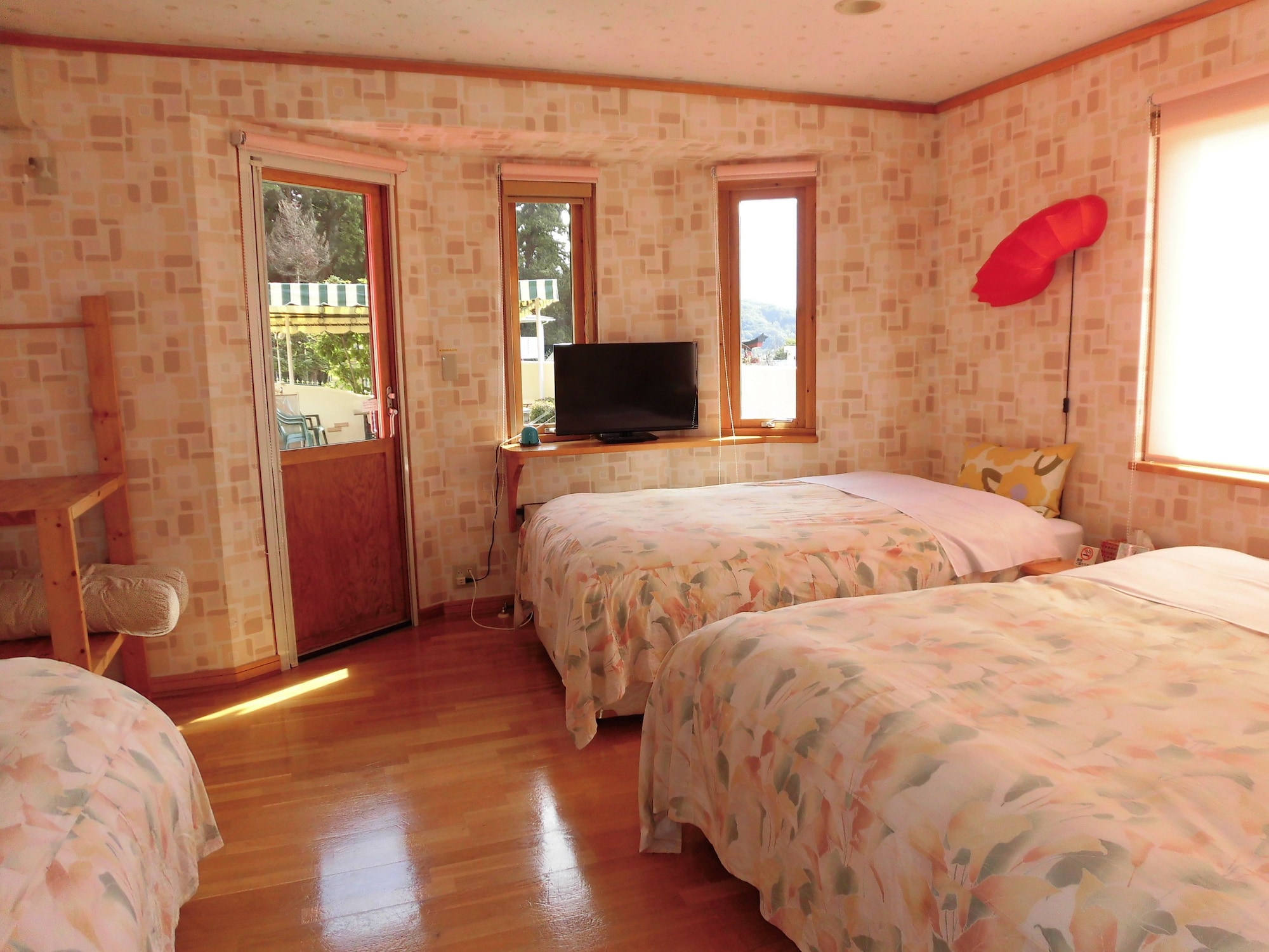 ECONOMY, COTTAGE