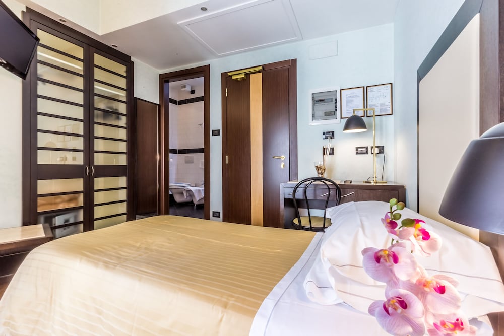 HOTEL DUOMO 43/74