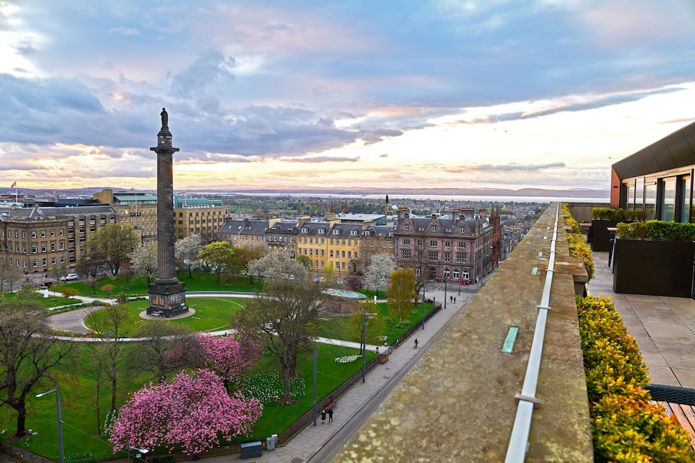 The Edinburgh Grand 43/50
