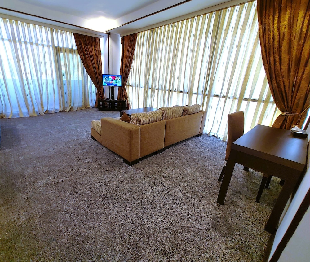 Crossway Hotel Baku 44/60