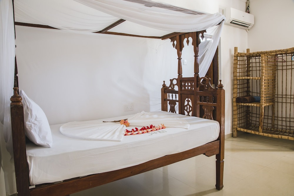 Moonshine Uroa Boutique Hotel 15/50