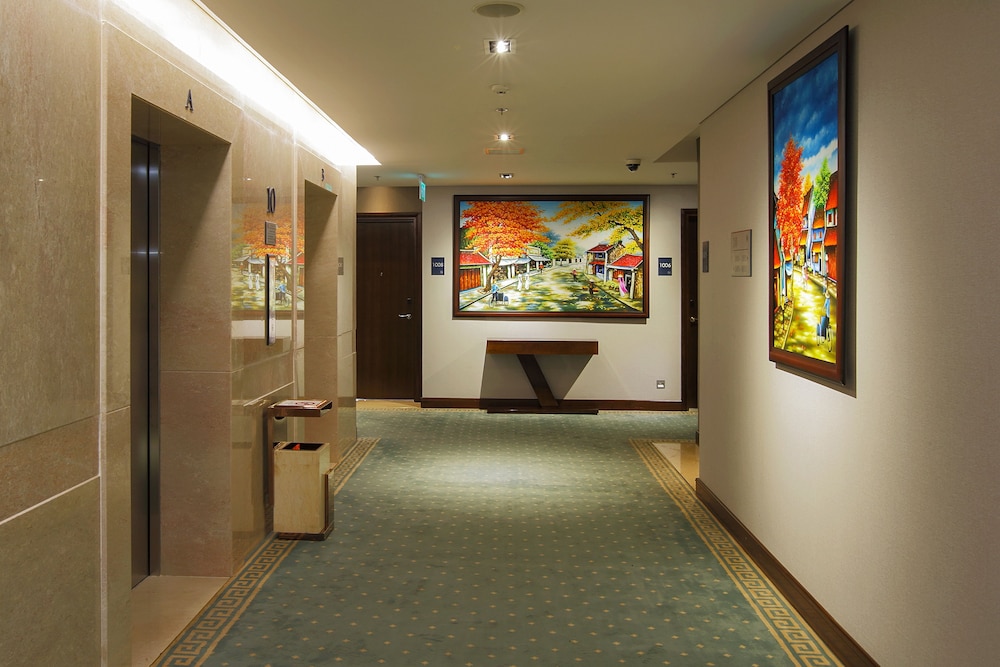 Central Palace Hotel 10/58