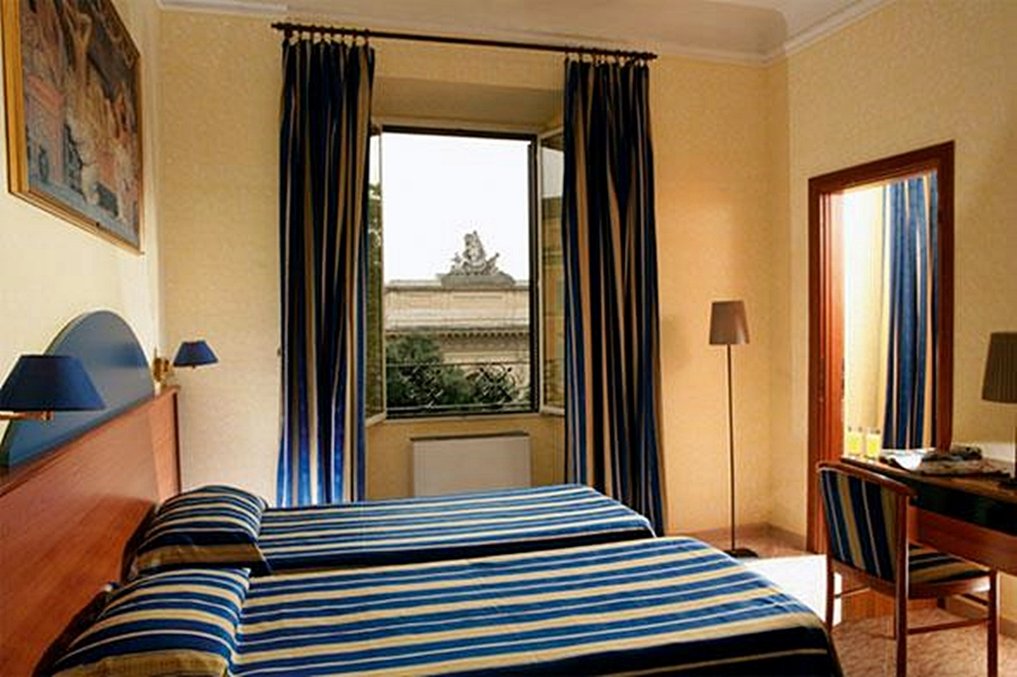 Kennedy Hotel 24/62