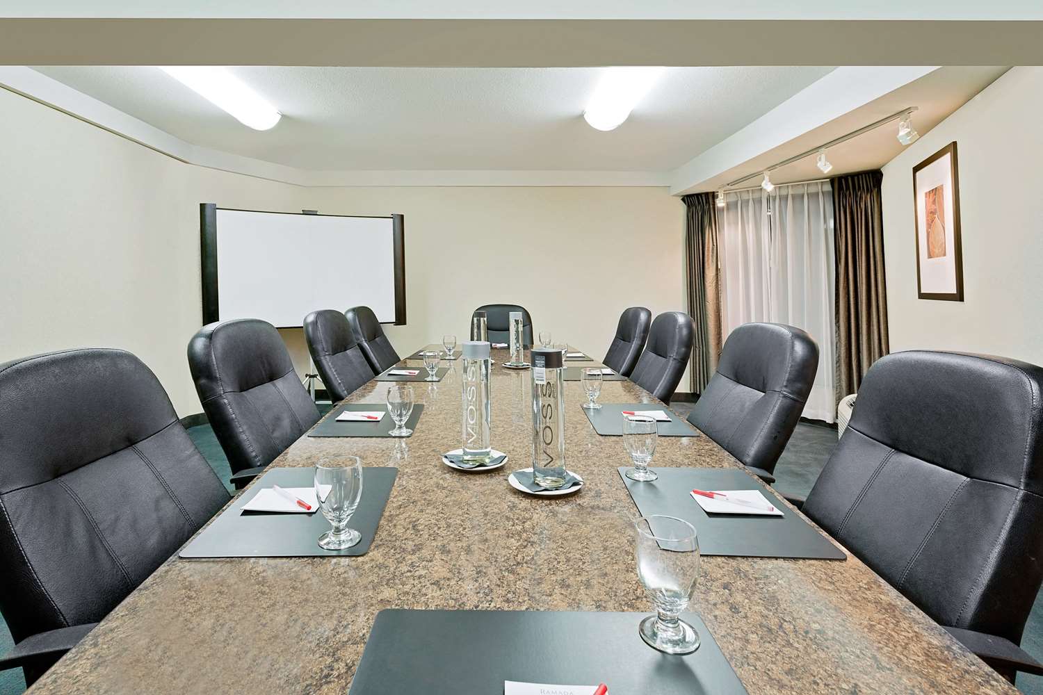 Ramada By Wyndham Kamloops 41/47