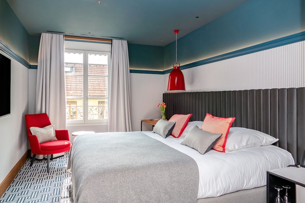 Hotel D Geneva 8/29