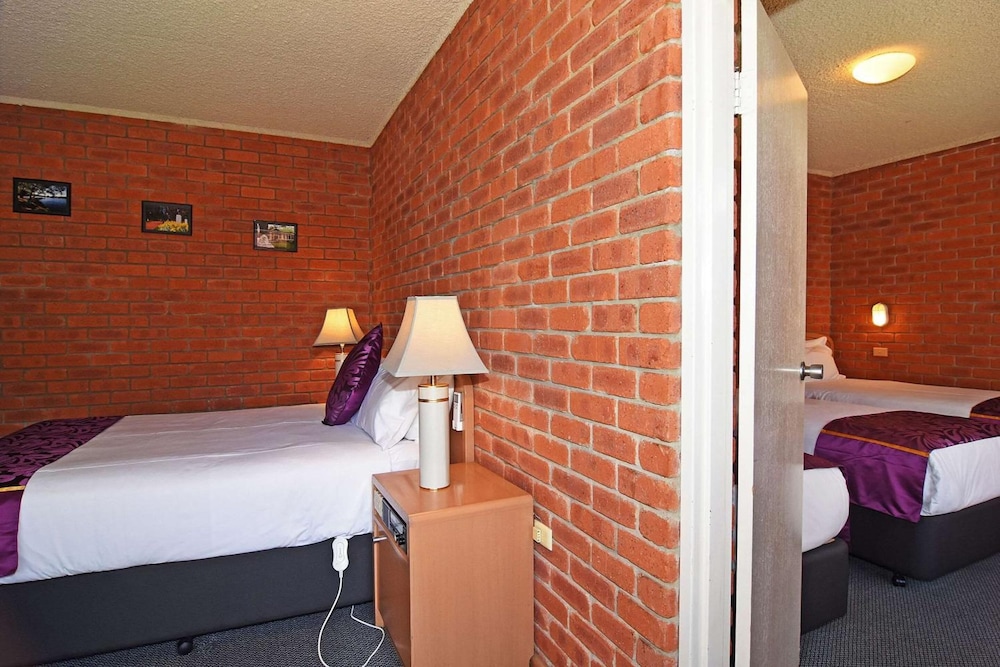 Main Lead Ballarat Motel 45/46