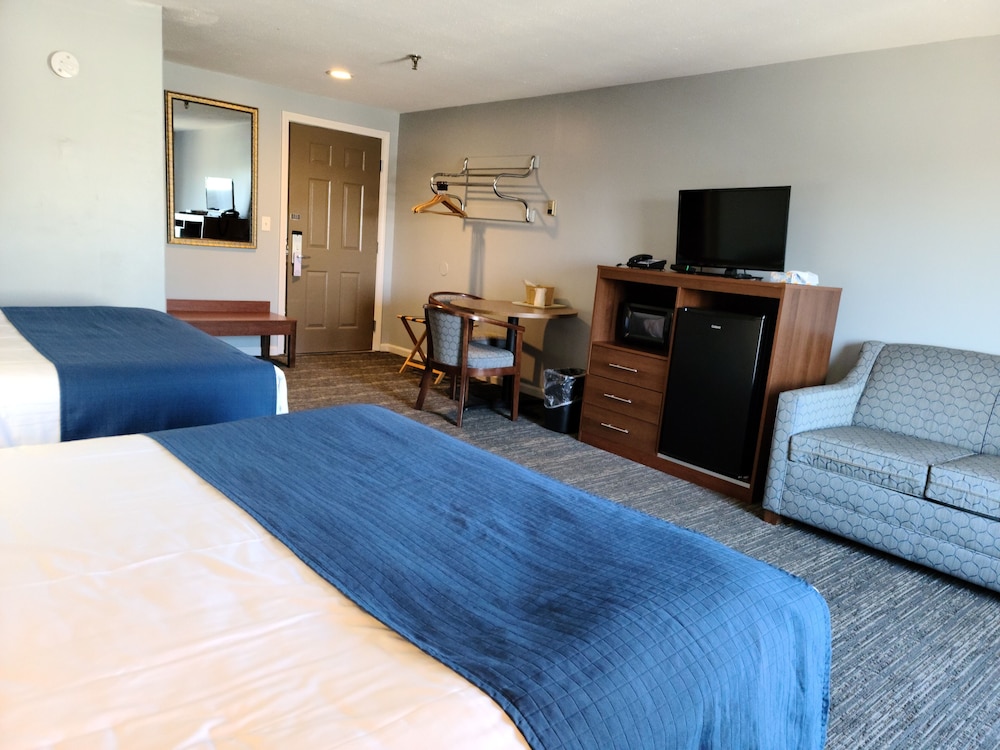 Hampton Village Resort 44/54