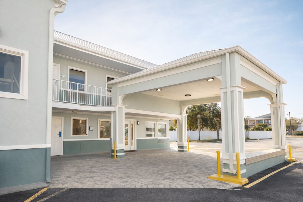 Destin Inn And Suites 54/57