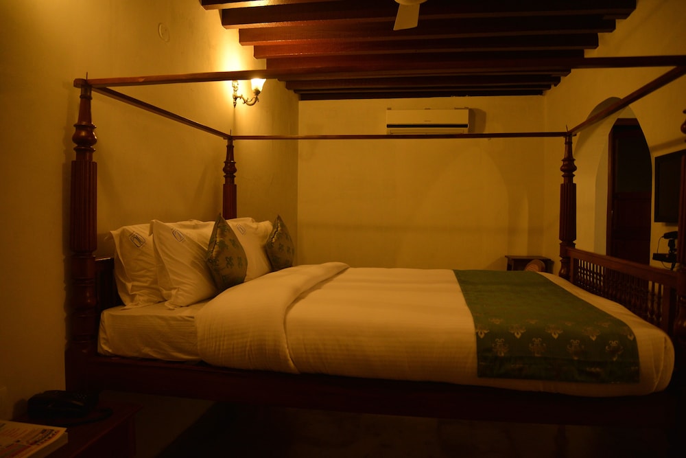 Fabhotel Esparan Heritage Pondicherry 10/26