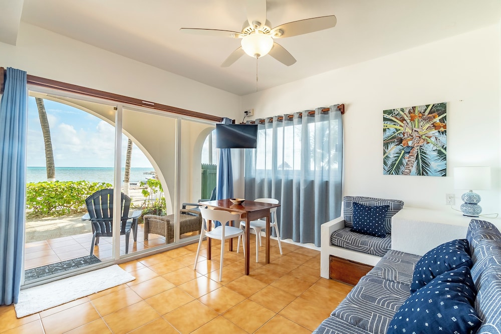 Caribbean Villas Hotel 45/77