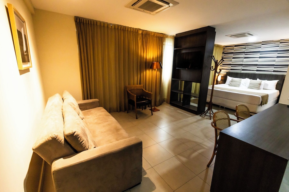 MASTER, SUITE