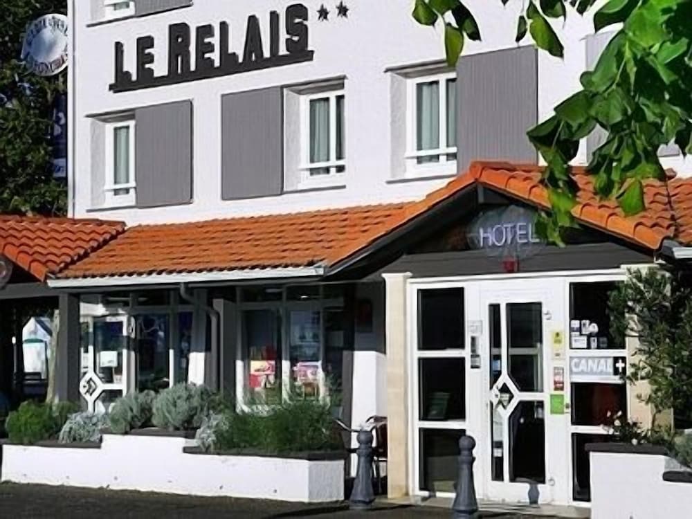 HÔTEL LE RELAIS 2/50