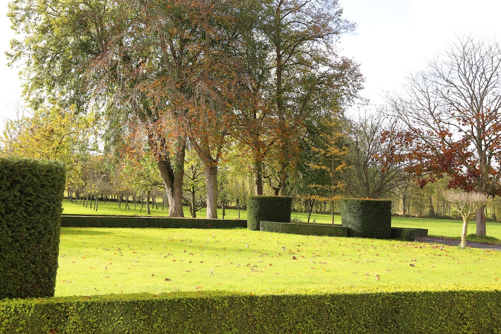 Chateau Du Bu 33/50