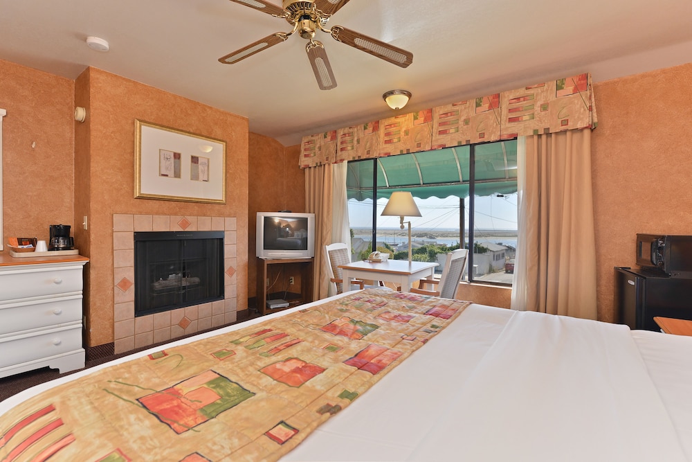 Bay View Inn 43/53