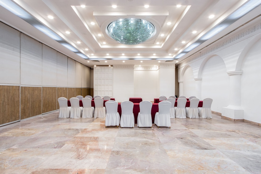 Radisson Hotel & Convention Center Toluca 41/50