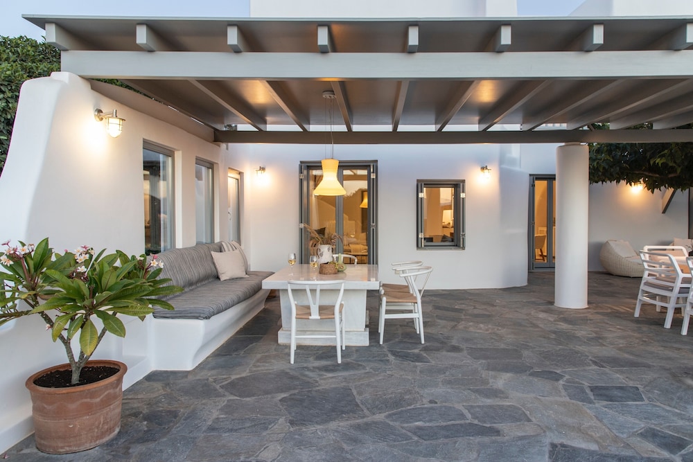 AQUA BREEZE VILLAS NAXOS 5/50