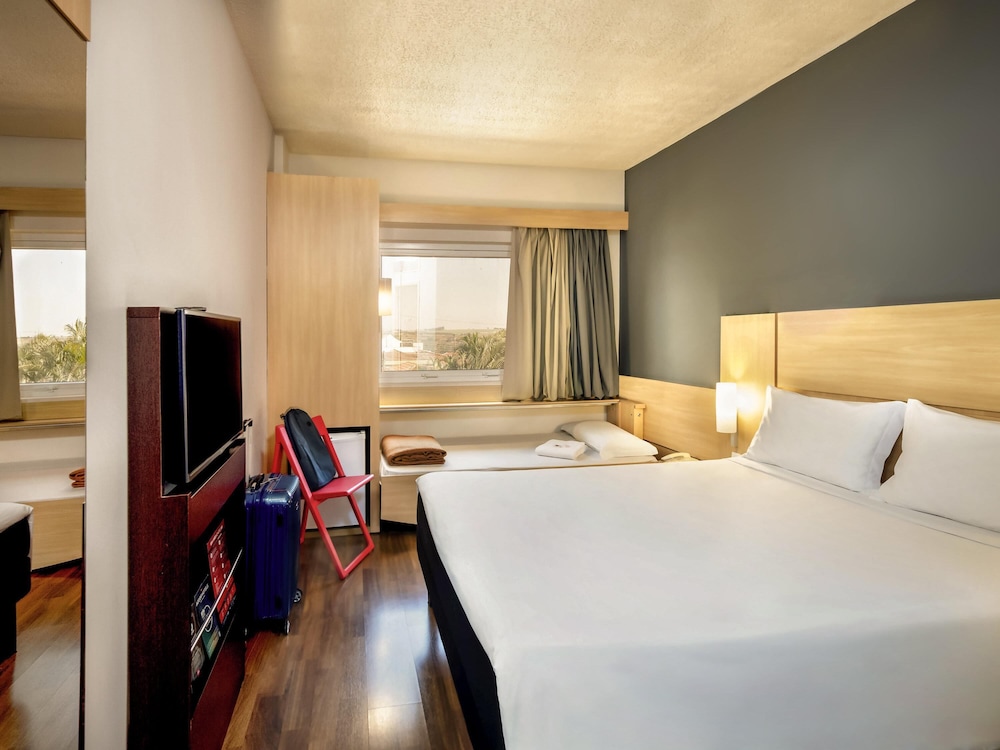 Ibis Paulinia 14/49