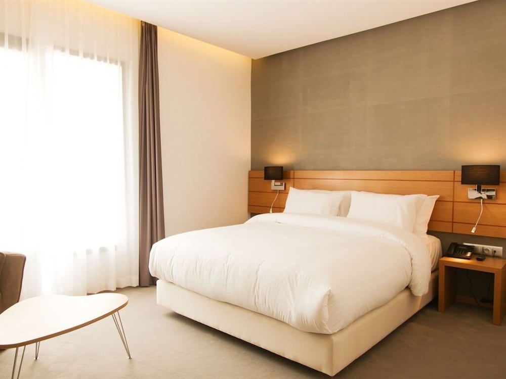 Smarts Hotel 16/58