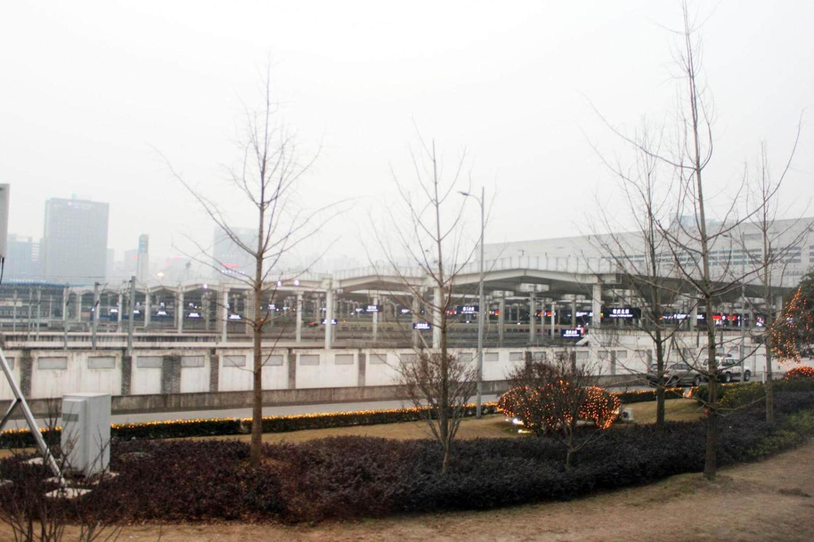 7 Days Inn (Chongqing Longtousi North Square of North Railway Station) 31/32