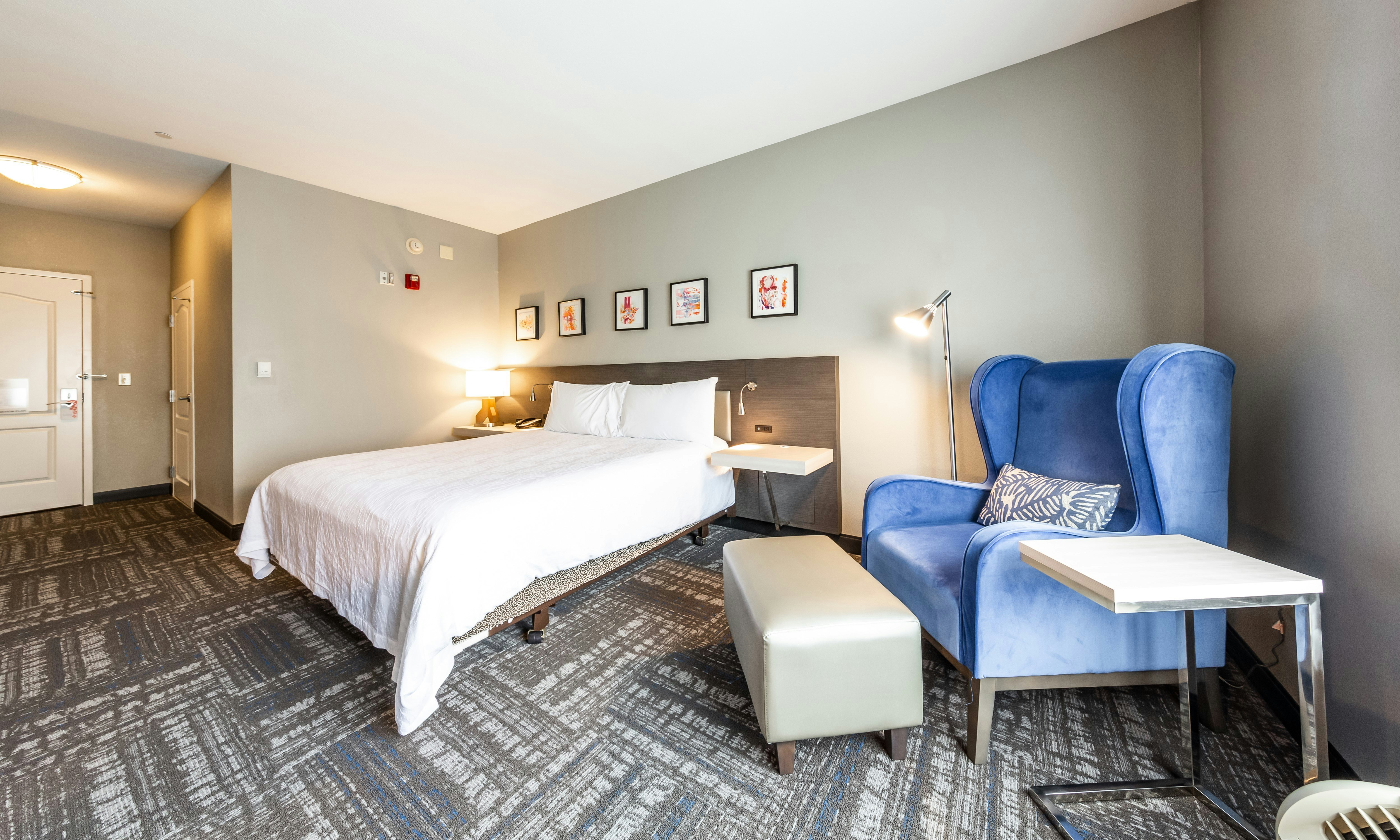 ROOM, KING BED, ACCESSIBLE