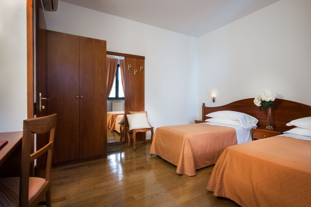 Hotel La Villetta 18/65