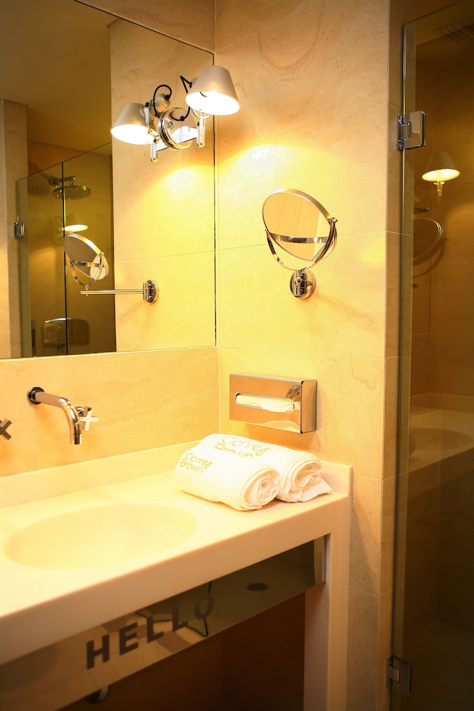 O and B Athens Boutique Hotel 49/50
