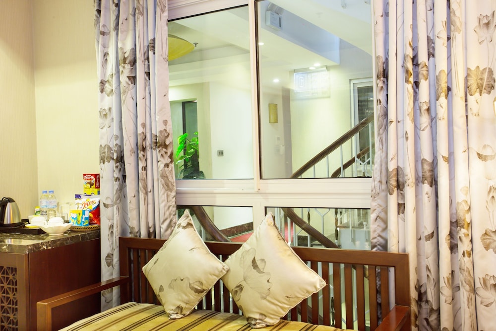Golden Silk Boutique Hotel 39/70