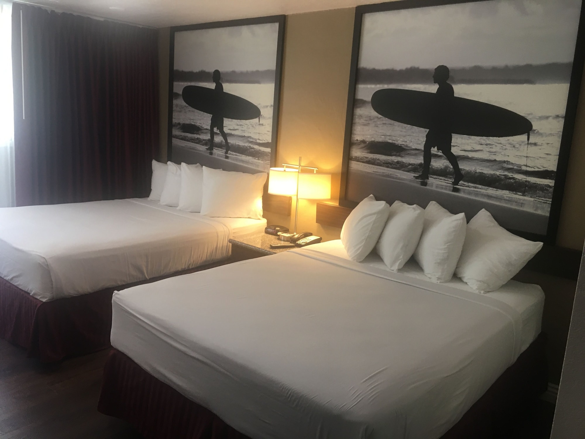 STANDARD, 2 QUEEN BEDS