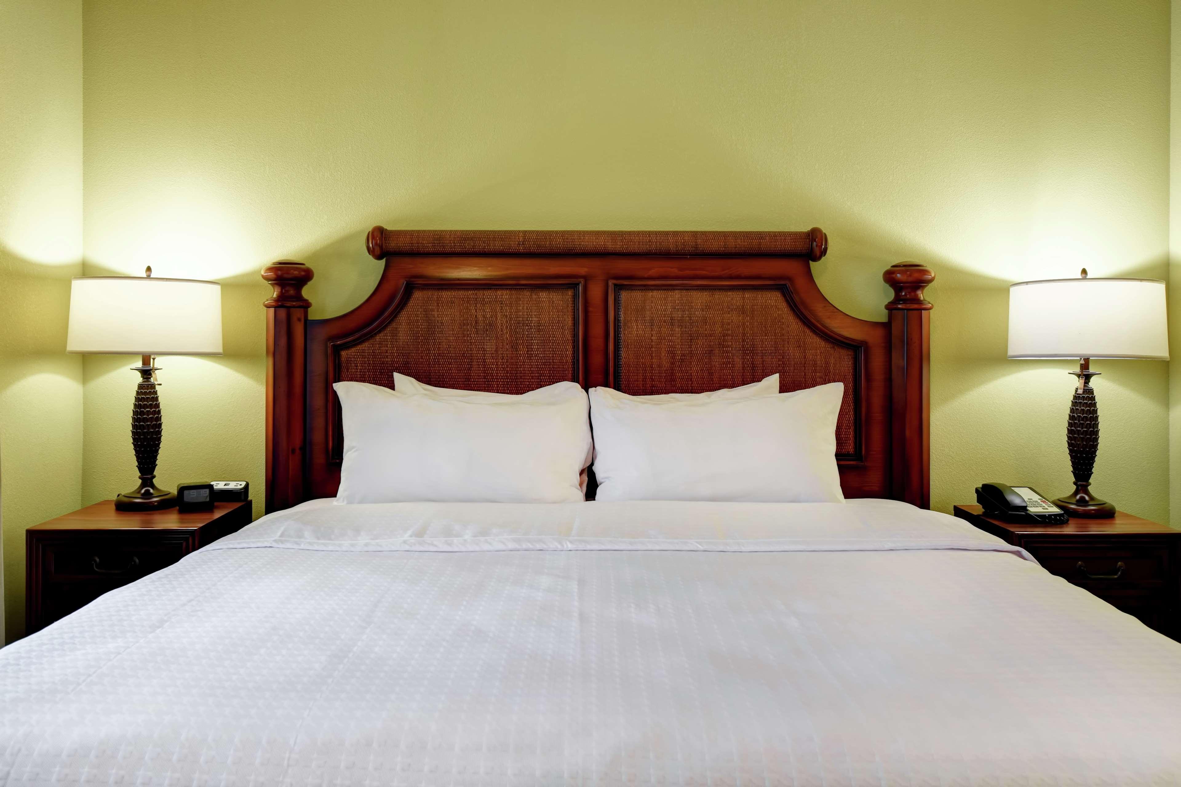 1 BEDROOM, SUITE, KING BED