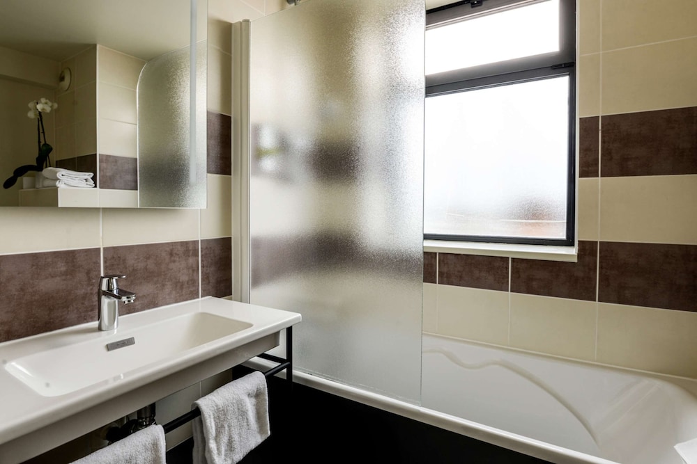 Brit Hotel Du Stade 45/46