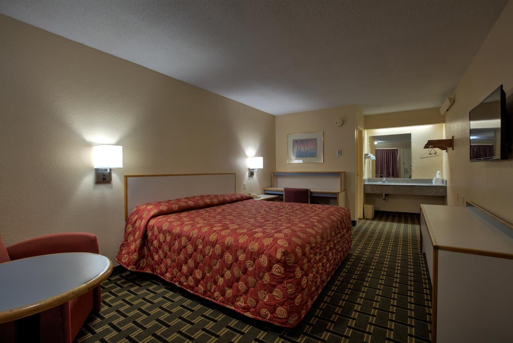 Americas Best Value Inn 8/27