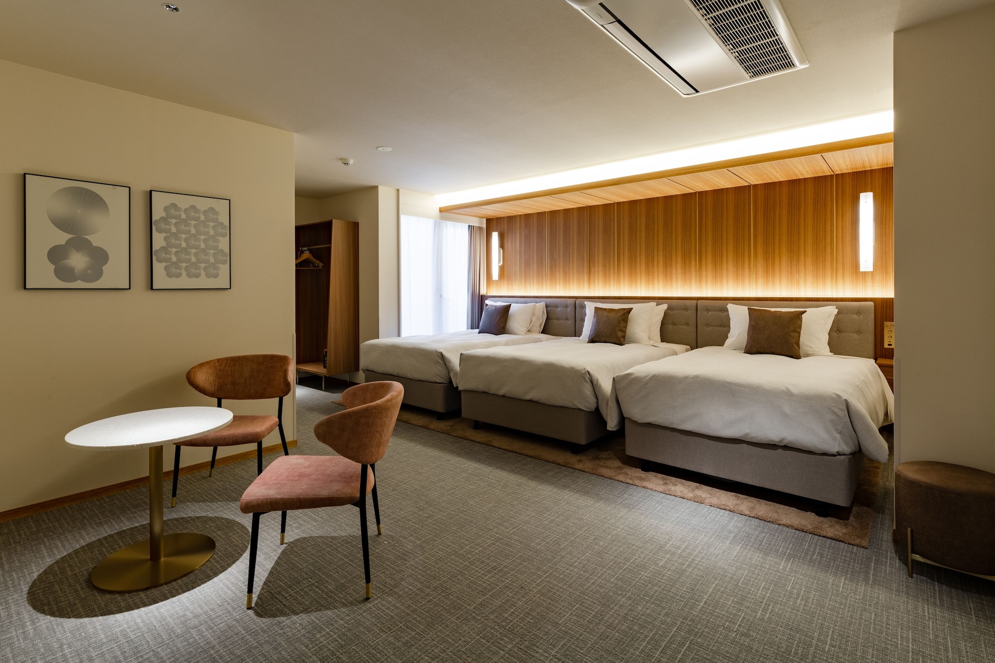 ROOM, TRIPLE