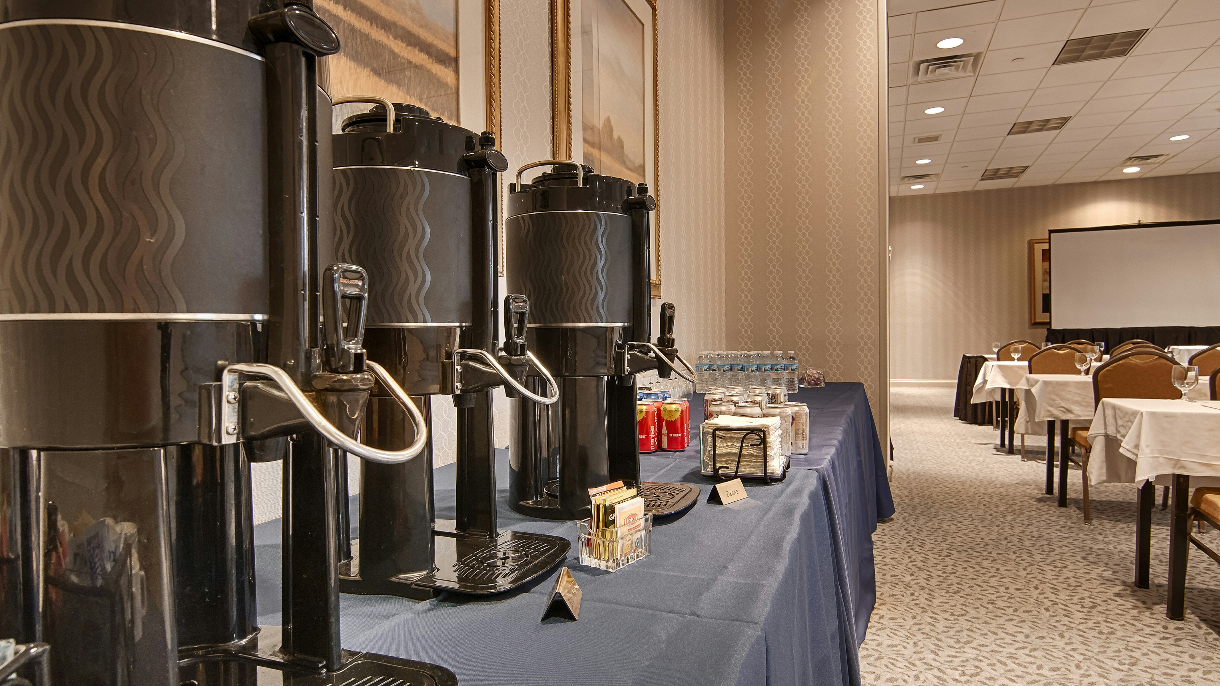 Doubletree By Hilton Detroit Novi 65/74