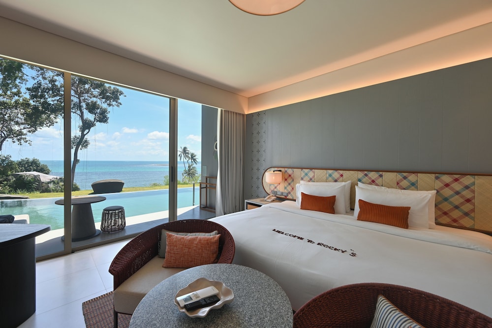 Lofty, King Bed, Ocean View, Pool Access