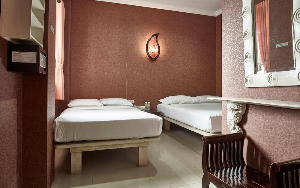 Twins Hotel Manggadua 32/65