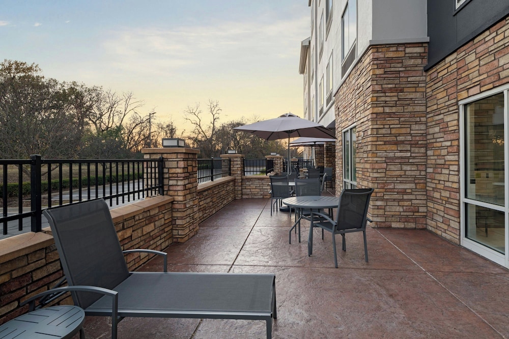 Fairfield Inn and Suites Tulsa South Medical District 37/47