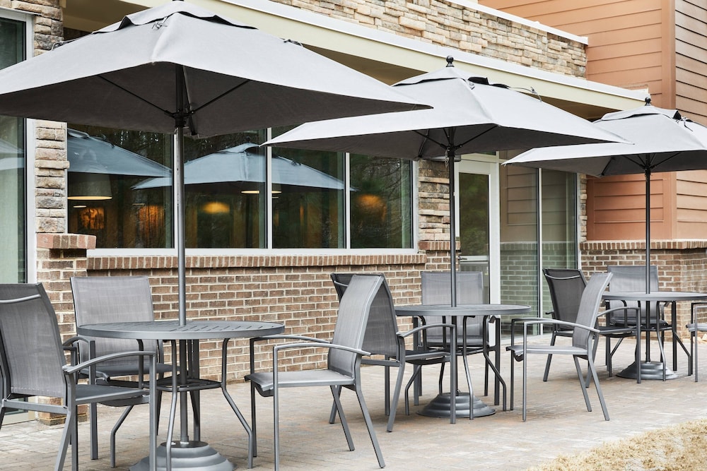 Fairfield Inn & Suites By Marriott Raleigh Wake Forest 26/33
