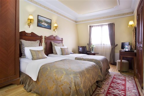 Room, Single, Double or Twin Bed