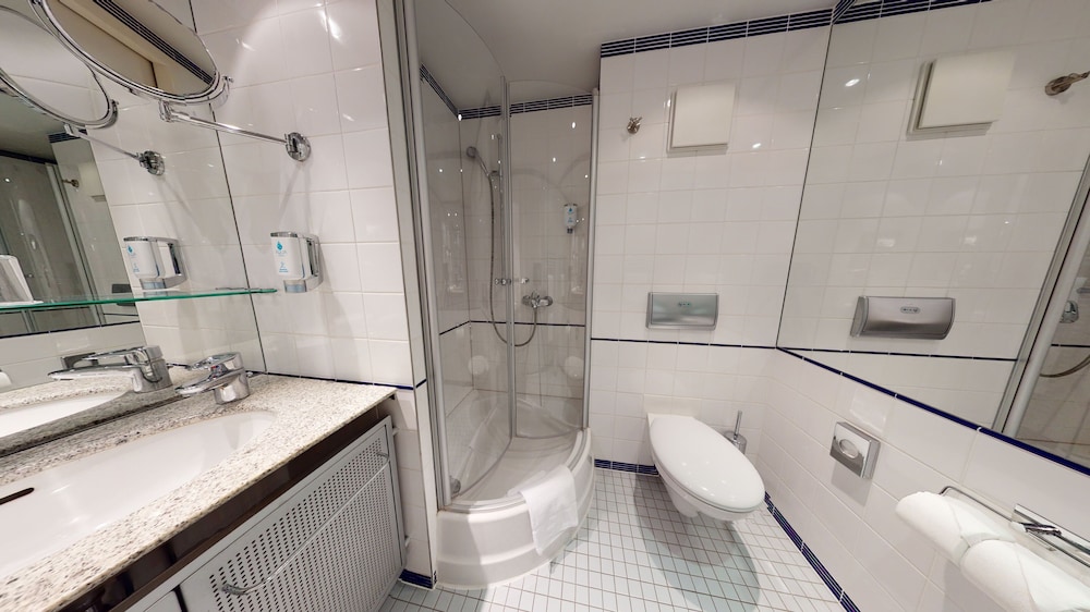 KONGRESSHOTEL POTSDAM AM TEMPLINER SEE 24/66