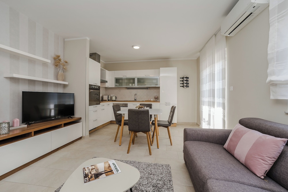 Apartments Villa Karla 36/50