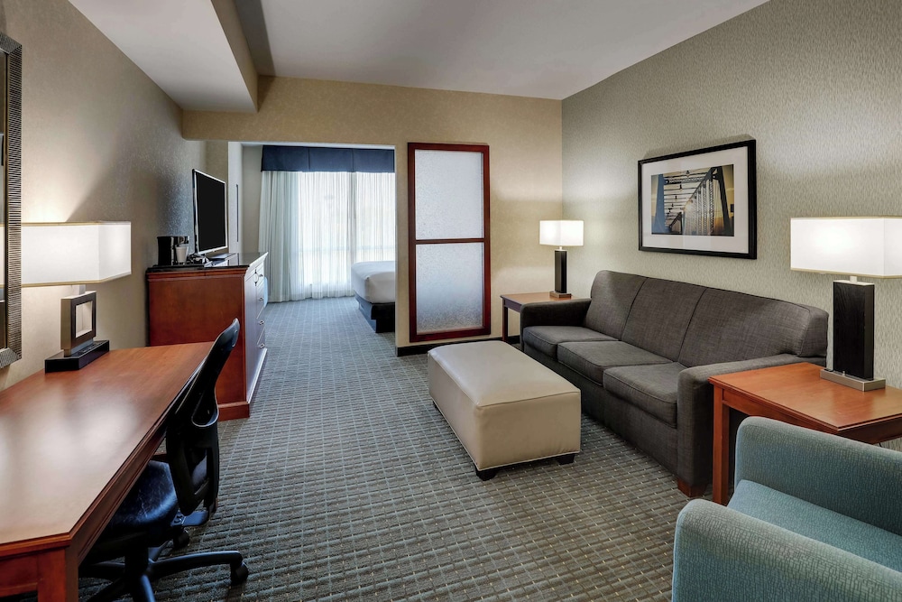 Drury Inn And Suites Grand Rapids 56/77