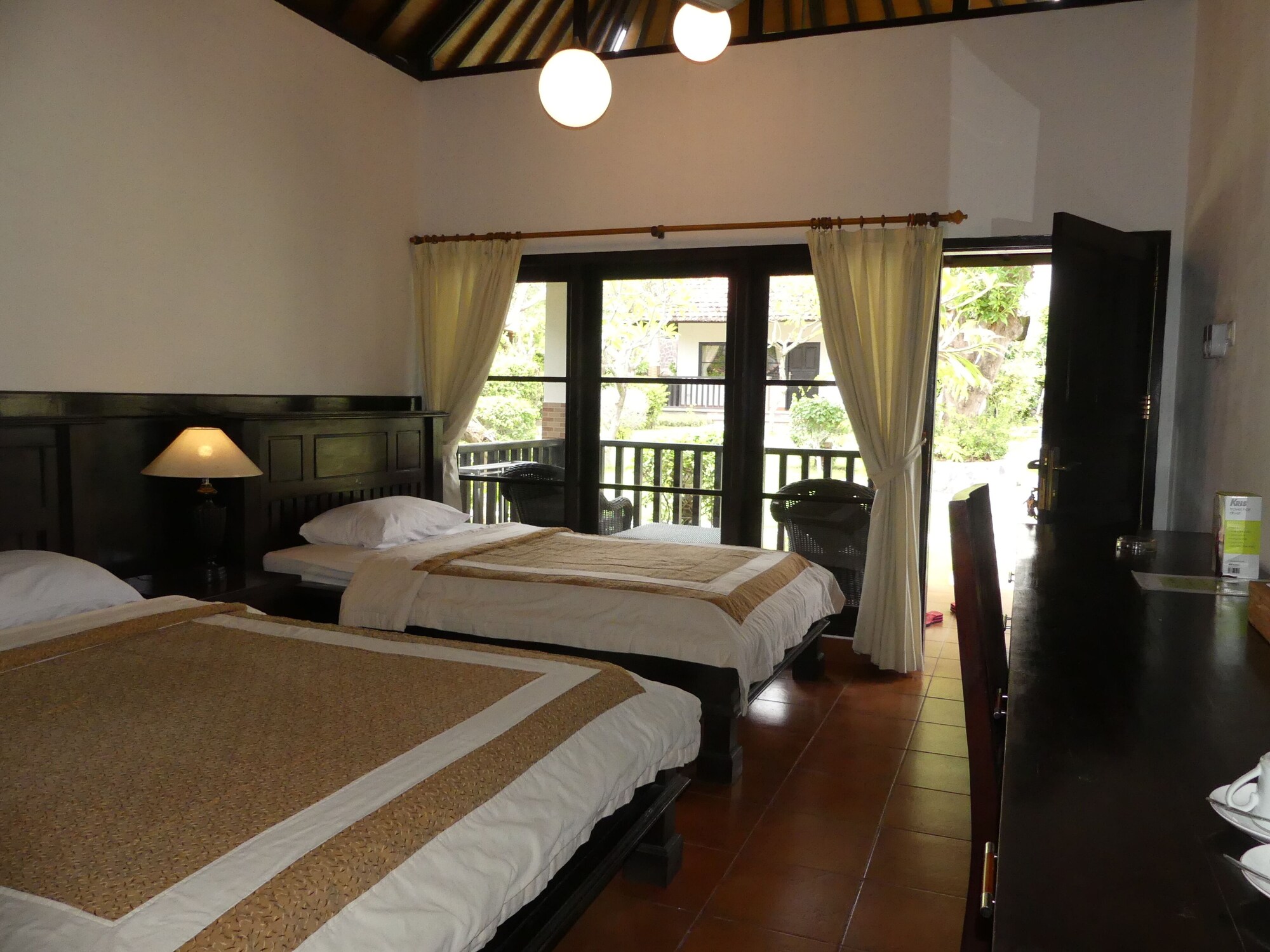 GARDEN COTTAGE, TWIN BEDS