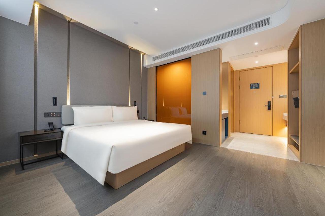 Shanghai Lingang New Town Atour Hotel 17/24