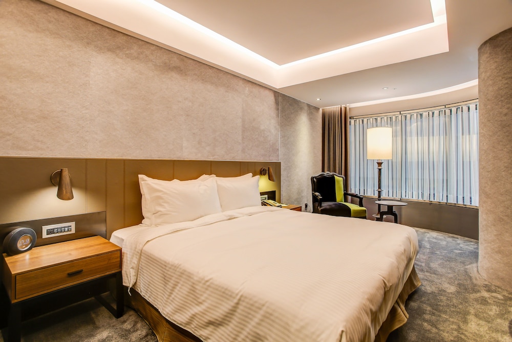 CHECK inn Taipei Nanjing 16/73