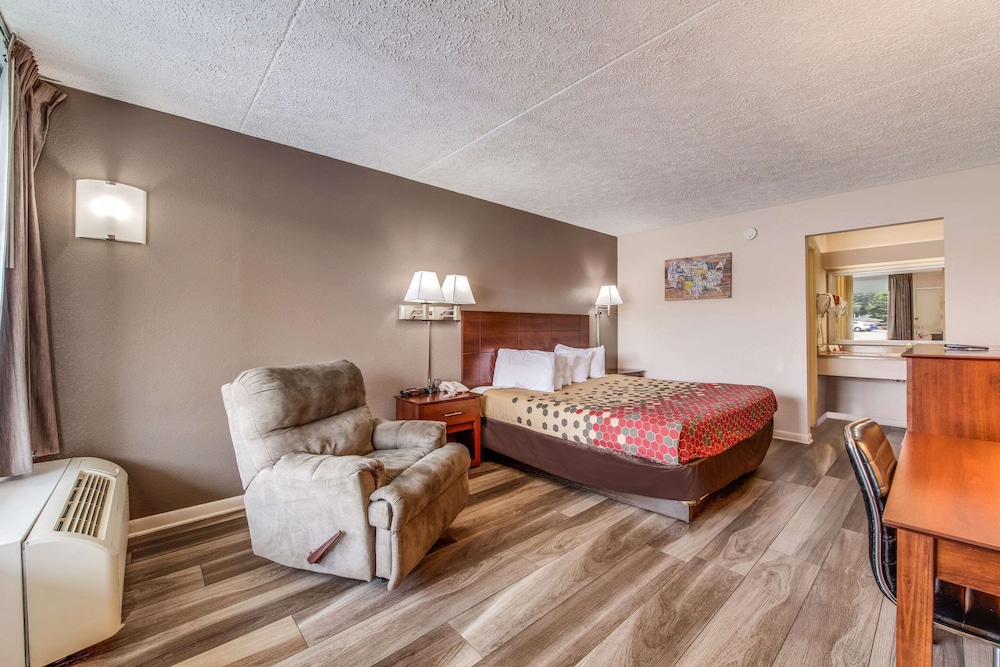 Econo Lodge Eden, NC 13/29