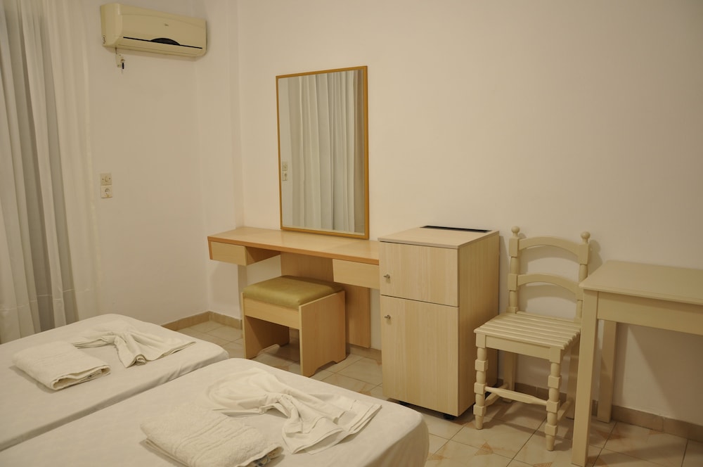 Angelos Studios 18/47