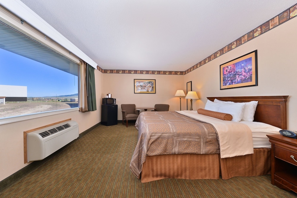 Best Western Movie Manor 6/21