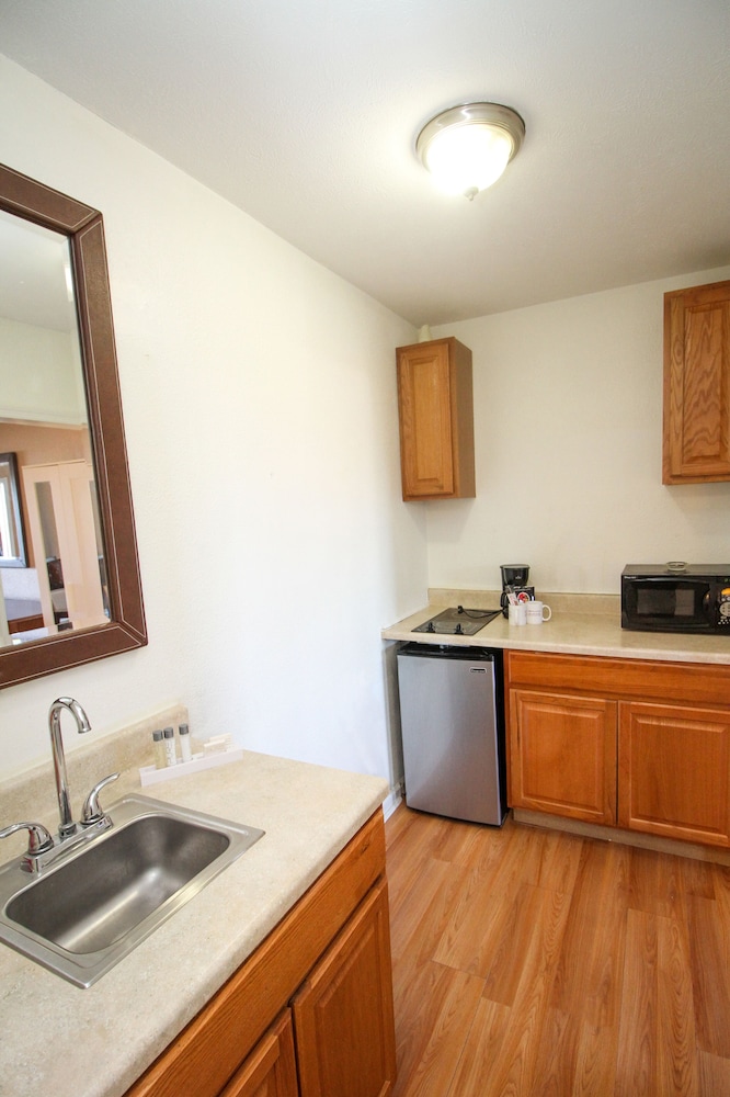 ANS Inn & Suites 50/50