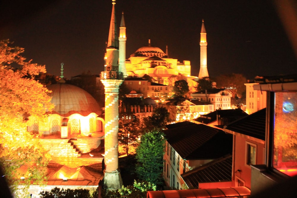 Modern Sultan Hotel 39/49